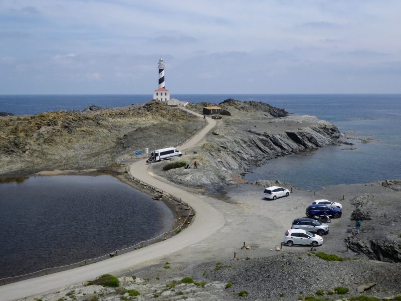 Coches en Aparcamiento de Favàritx