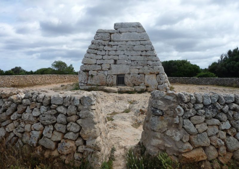 Naveta des Tudons