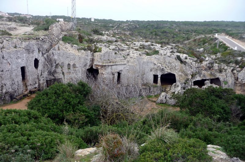 Necrópolis de Cala Morell Necrópolis de Cala Morell